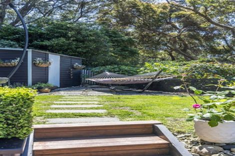Photo of property in 96 Tio Tio Road, Seatoun, Wellington, 6022