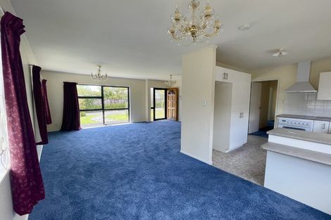 Photo of property in 15b Roberts Road, Te Atatu South, Auckland, 0610