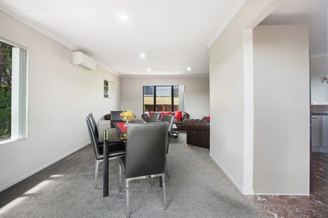 Photo of property in 13 Zeus Avenue, Henderson, Auckland, 0612