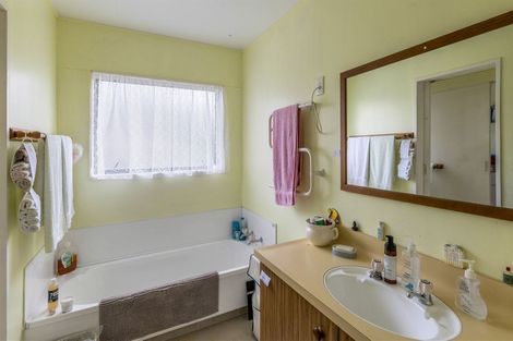 Photo of property in 6 Renata Road, Otaki, 5512