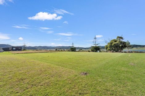 Photo of property in 30 Taniwha Place, Matarangi, 3592