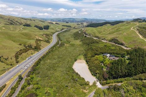 Photo of property in 266 Airlie Road, Plimmerton, Porirua, 5026