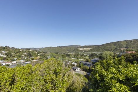 Photo of property in 30 Castle Crescent, Stokes Valley, Lower Hutt, 5019