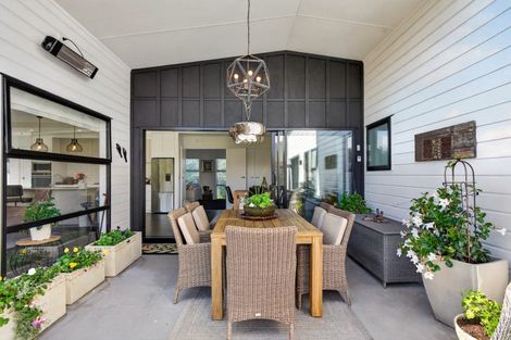 Photo of property in 5 James Kidd Place, Greytown, 5712