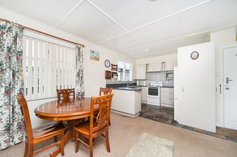 Photo of property in 14 Vernon Avenue, Takaro, Palmerston North, 4412