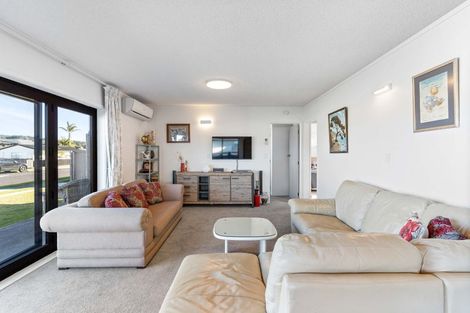 Photo of property in 408 Ocean Road, Whangamata, 3620