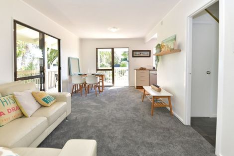 Photo of property in 1 Lucy Foster Lane, Red Beach, 0932