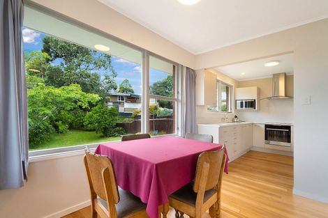 Photo of property in 2/7 Windermere Crescent, Blockhouse Bay, Auckland, 0600