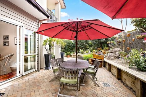 Photo of property in 3 Travis View Drive, Fairview Heights, Auckland, 0632