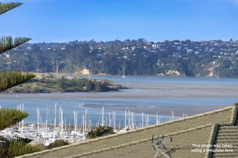 Photo of property in 3 Whiting Grove, West Harbour, Auckland, 0618