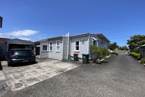 Photo of property in 8 Waipani Road, Te Atatu Peninsula, Auckland, 0610