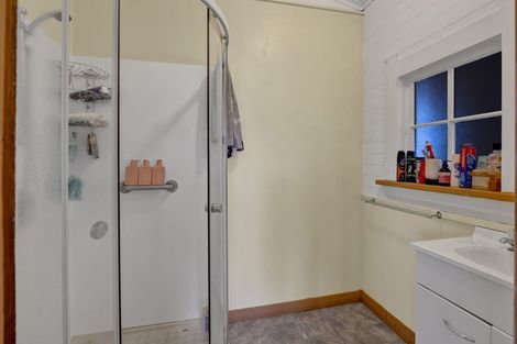 Photo of property in 5 Julian Street, Eltham, 4322