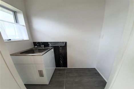 Photo of property in 2/43 Solveig Place, Randwick Park, Auckland, 2105