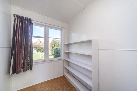 Photo of property in 6 Ihle Street, Terrace End, Palmerston North, 4410