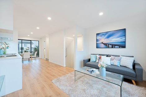 Photo of property in 3/11 Hereford Street, Te Atatu Peninsula, Auckland, 0610