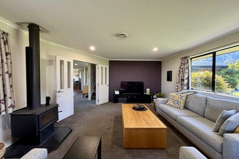 Photo of property in 7 Glentui Place, Waikawa, Picton, 7220