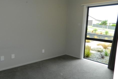 Photo of property in 123 Te Puia Drive, Aotea, Porirua, 5024