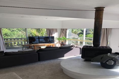 Photo of property in 74 Rayner Road, Piha, New Lynn, 0772