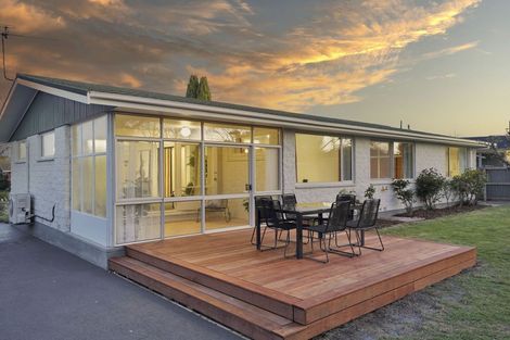 Photo of property in 8 Camberwell Place, Avonhead, Christchurch, 8042