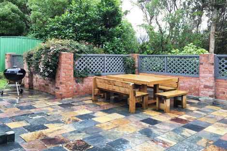 Photo of property in 6 Winston Street, Crofton Downs, Wellington, 6035