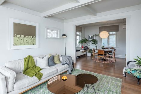 Photo of property in 32 Queens Drive, Kilbirnie, Wellington, 6022