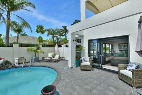 Photo of property in 8 Hobie Court, West Harbour, Auckland, 0618