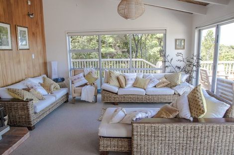 Photo of property in 128 Lone Kauri Road, Karekare, Auckland, 0772