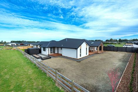 Photo of property in 21 Ridgeland Way, West Melton, 7618