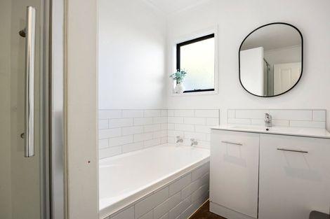 Photo of property in 9 Caulfield Green, Nawton, Hamilton, 3200