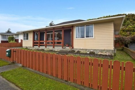 Photo of property in 194 Major Drive, Kelson, Lower Hutt, 5010