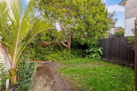 Photo of property in 5/24 Woodglen Road, Glen Eden, Auckland, 0602