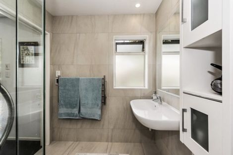 Photo of property in 70 Memorial Drive, Hamilton East, Hamilton, 3216