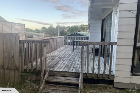 Photo of property in 18 Loughanure Place, Massey, Auckland, 0614