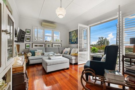 Photo of property in 33 Aramoana Avenue, Devonport, Auckland, 0624