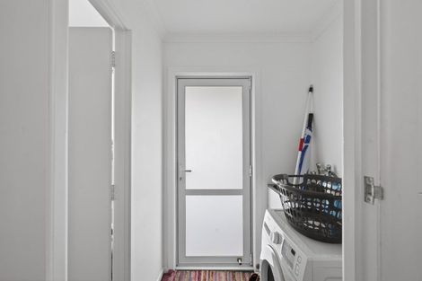 Photo of property in 8 Simons Street, Moturoa, New Plymouth, 4310