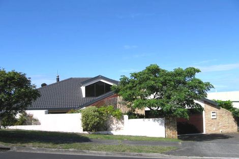 Photo of property in 5 Elsfield Place, Torbay, Auckland, 0630