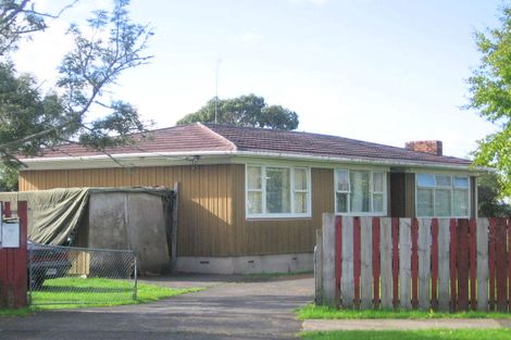 Photo of property in 17 Border Road, Henderson, Auckland, 0612