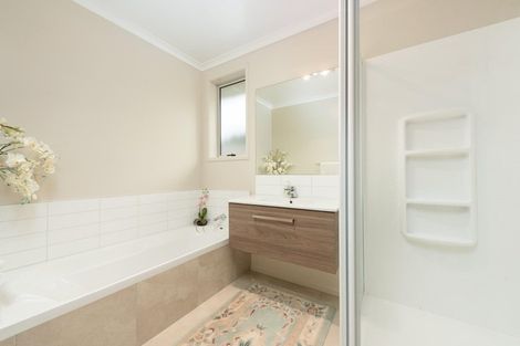 Photo of property in 4 Catamaran Way, Papamoa Beach, Papamoa, 3118