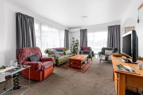 Photo of property in 8 Robert Grigg Place, Hamilton East, Hamilton, 3216