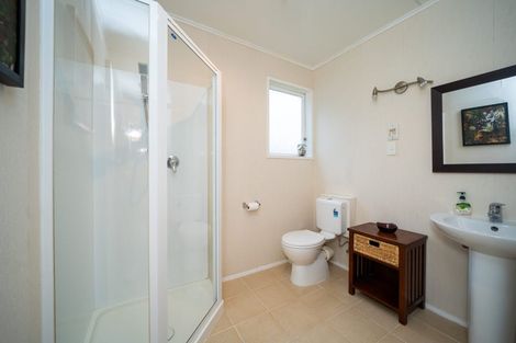 Photo of property in 12 Newnham Court, Tawa, Wellington, 5028