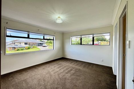 Photo of property in 25 Chieftain Rise, Goodwood Heights, Auckland, 2105
