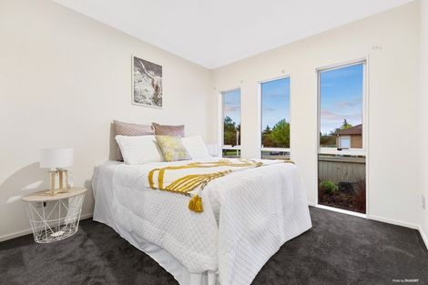 Photo of property in 1 Stamford Crescent, Flat Bush, Auckland, 2019
