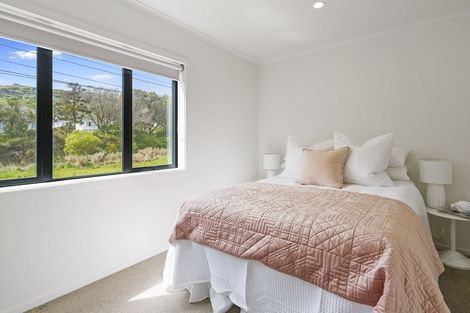 Photo of property in 1/9 Surrey Street, Tawa, Wellington, 5028