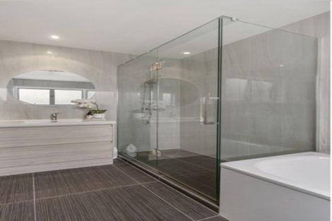 Photo of property in 4 Baronie Court, Half Moon Bay, Auckland, 2012