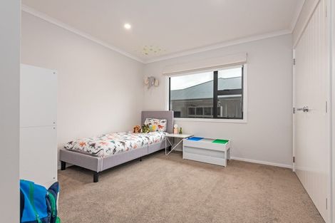 Photo of property in 1 Serenity Crescent, Kelvin Grove, Palmerston North, 4414