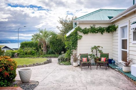 Photo of property in 13 Roslyn Road, Bluff Hill, Napier, 4110