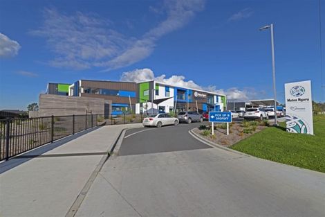 Photo of property in 27 Reserva Crescent, Kumeu, 0810