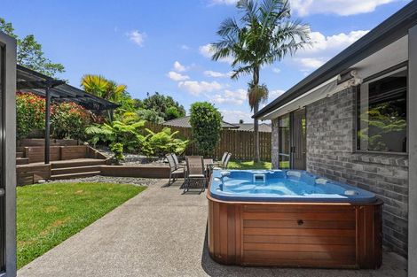 Photo of property in 56 Cabeleigh Drive, Helensville, 0800