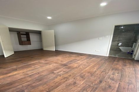 Photo of property in 8 Black Beech Crescent, Takanini, 2110