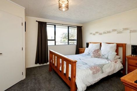 Photo of property in 96 Hillcrest Drive, Kelvin Grove, Palmerston North, 4414
